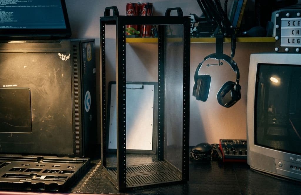 DeskPi Rack Mate T2: il mini rack che ha domato il mio caos cavi