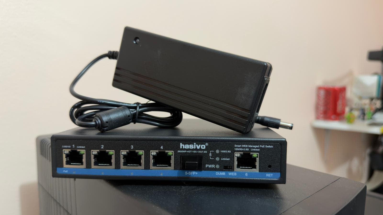 Hasivo S600WP-4GT-1SX-1XGT-SE: 2.5G PoE, 10GBase-T e SFP+ in uno switch da $119 — hands-on