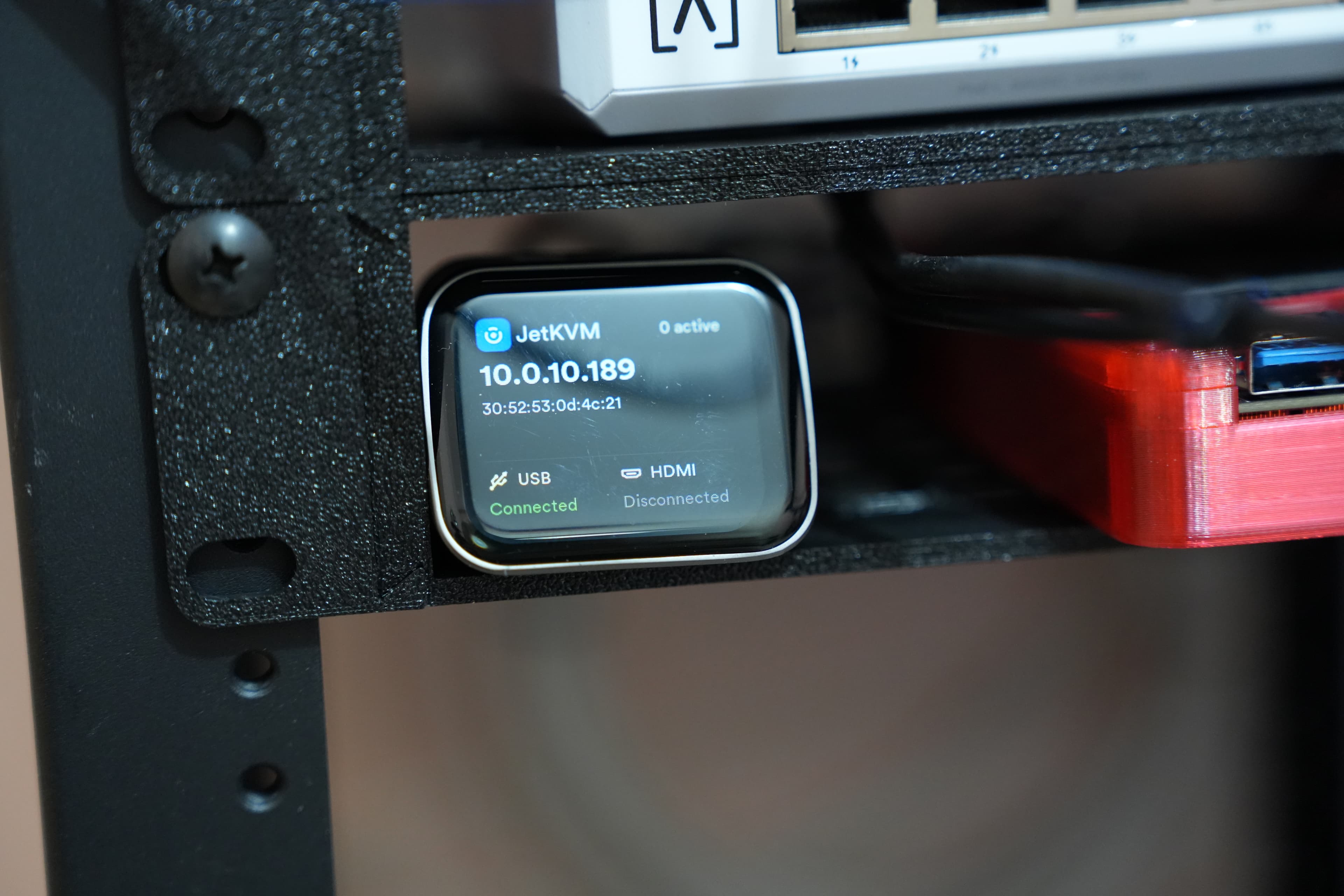 JetKVM: KVM over IP grande quanto un Apple Watch — unboxing e primo setup