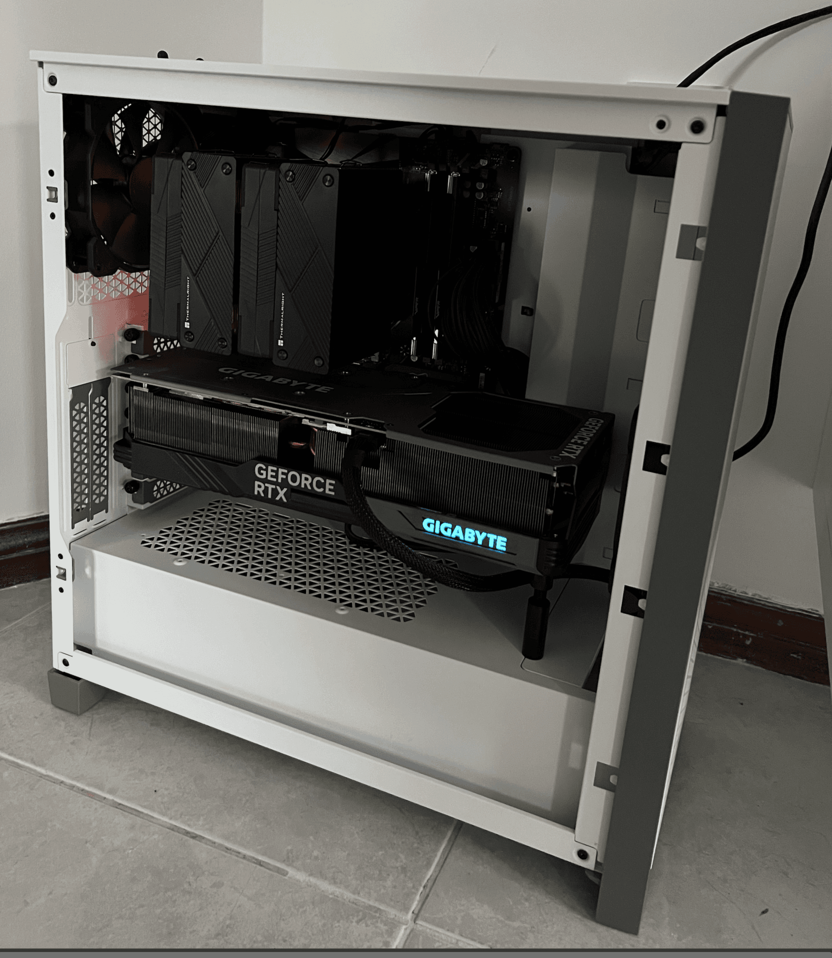 LLM locale costi reali: serve davvero una GPU da 1.700 euro per battere ChatGPT gratis?