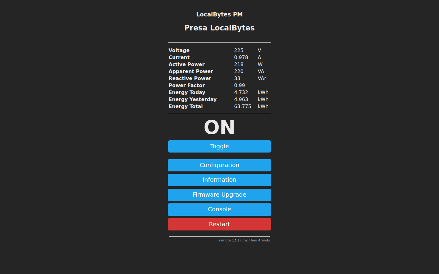 Web UI Tasmota della presa LocalBytes con le letture live: 225 V, 218 W e 63,7 kWh totali