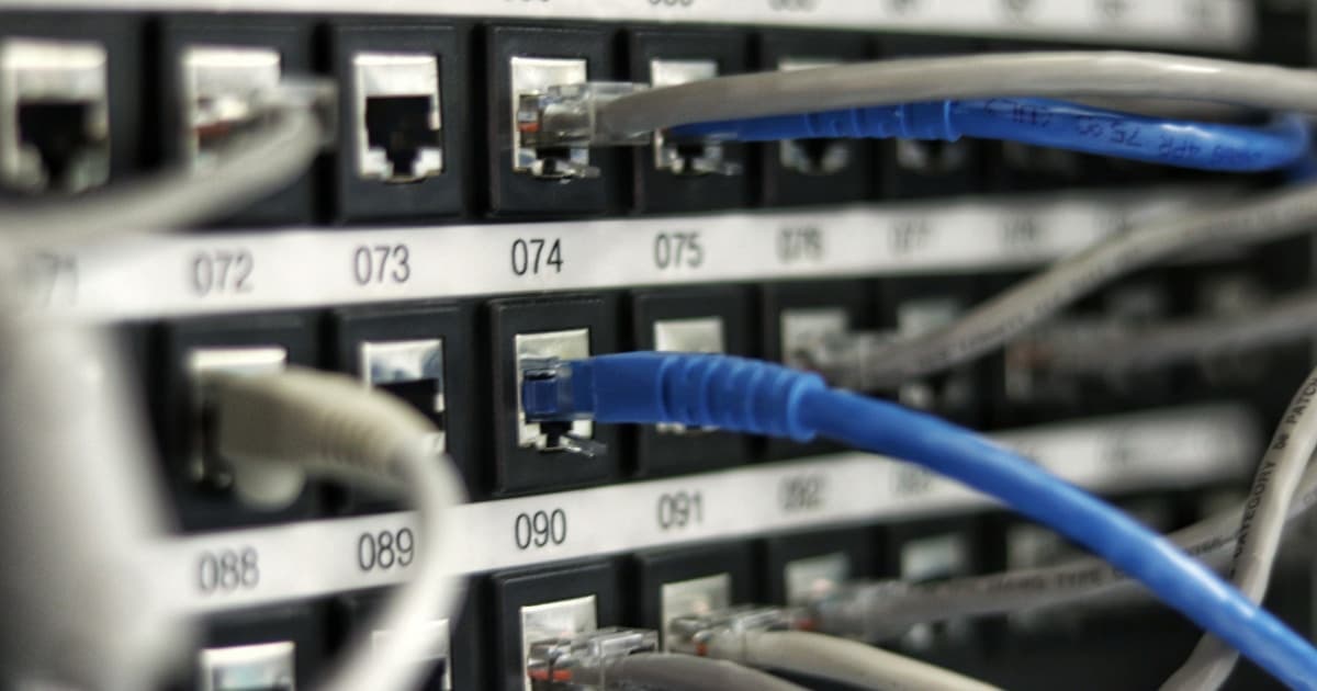 Tailscale Peer Relays: da 2 a 27 Mbps — la fine del CGNAT per il tuo homelab