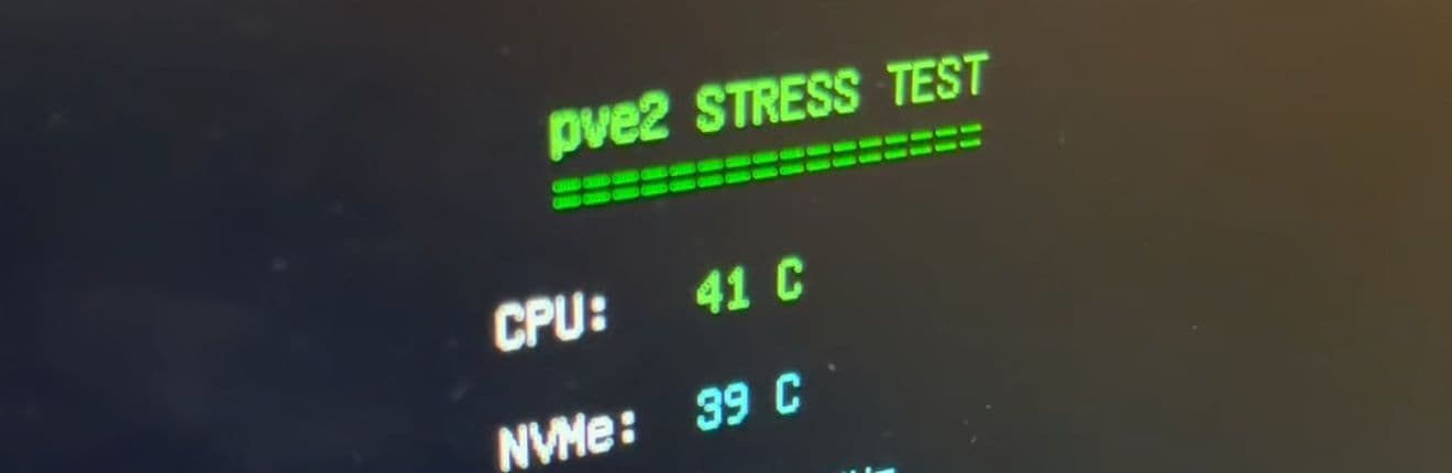 Screenshot stress test NVMe prima del dissipatore 39 gradi