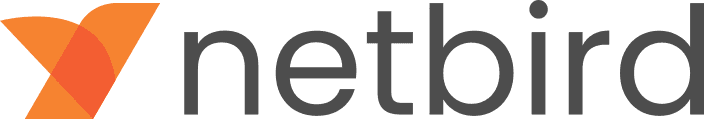 Schema di un homelab con overlay self-hosted NetBird tra i nodi e una VPN commerciale Surfshark che esce verso internet da un client separato